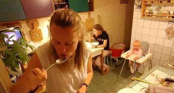 「二胎」婆婆“耍手段”让儿媳怀二胎，满月宴上，儿媳的举动让全家乱了套