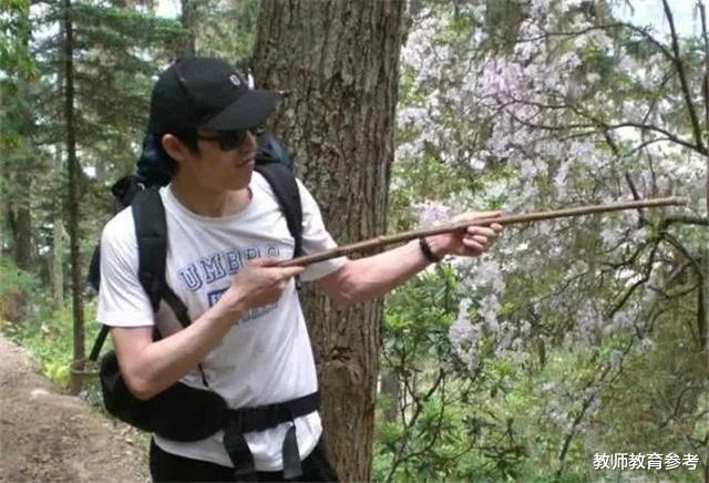 [高考状元]高考状元在美国陷入困境，却咬牙坚持不回国，38岁从高楼一跃而下