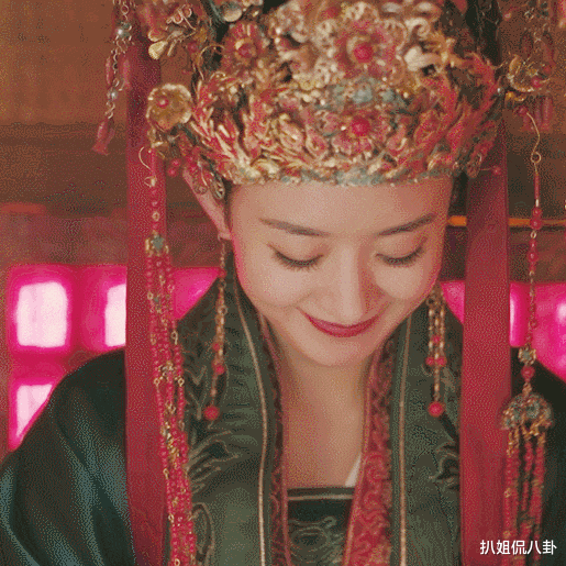 鞠婧祎|鞠婧祎疯狂碰瓷刘亦菲和热巴来营销美貌，她是忘记自己整过容了吗