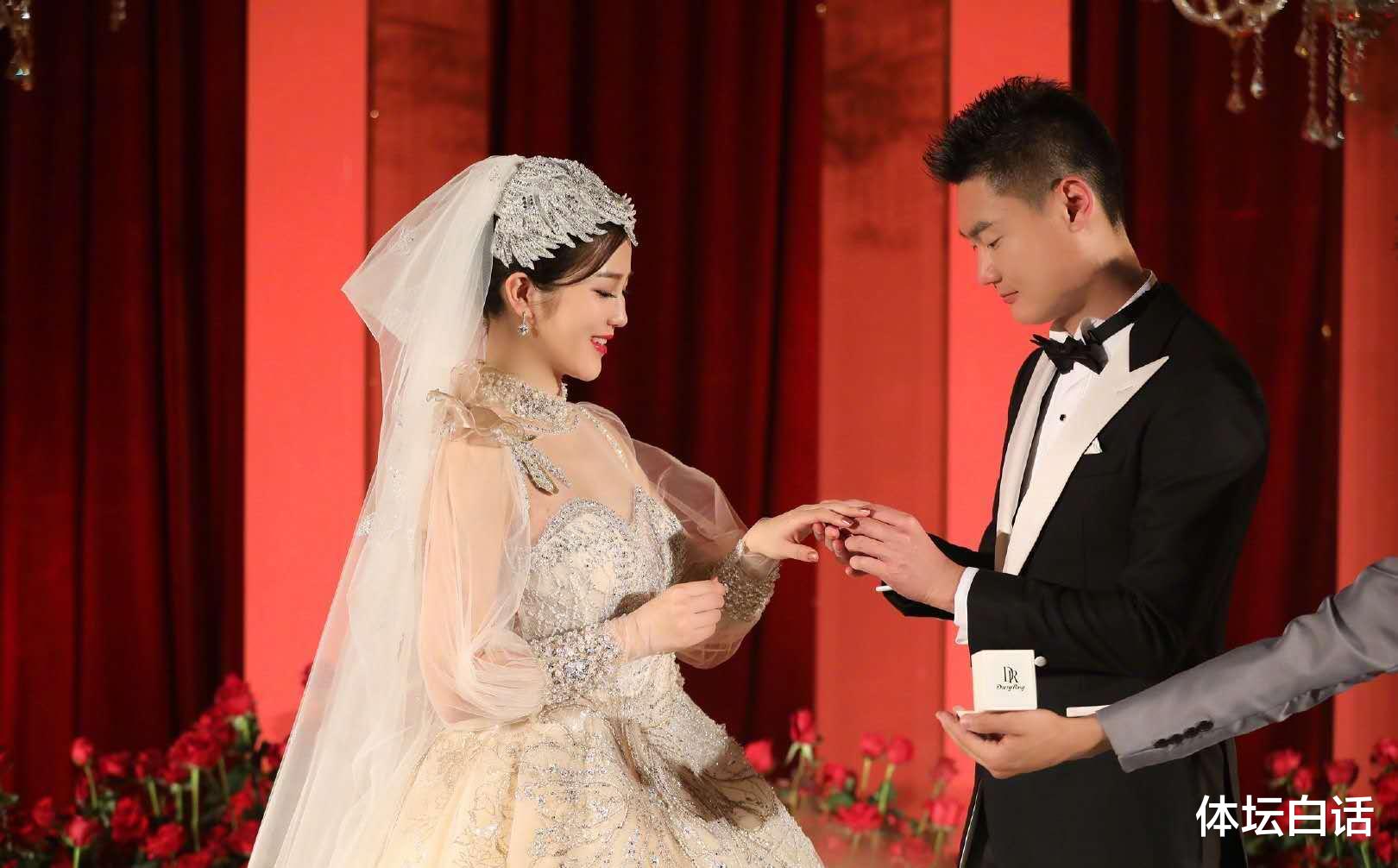 鹿鼎记|离婚再添证据!百米飞人删除婚纱照,“主播妻子”公开痛斥渣男