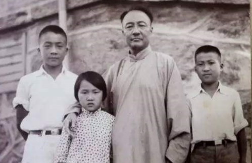 『何应钦』岗村宁次的4个中国学生，个个堪称近代枭雄，一个曾帮他逃过审判