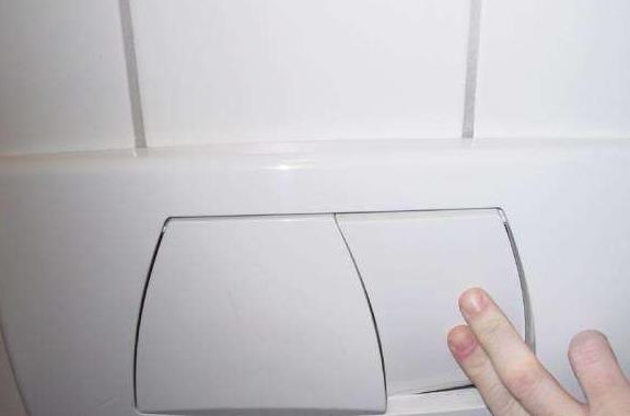 |为何冲水马桶两个按钮不同？用了8年，原来我们一直都用错了