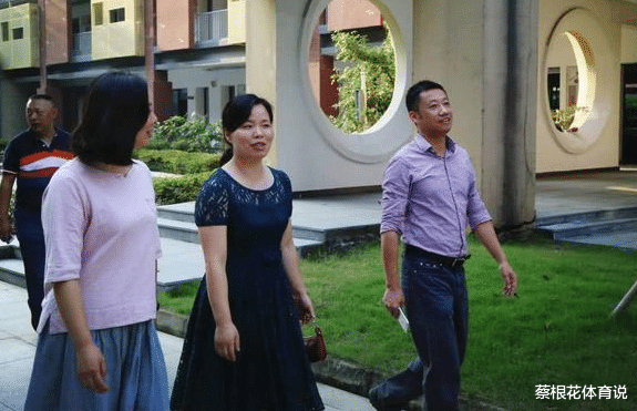 陈艳青|奥运冠军退役当局长，未婚先孕嫁大21岁老教练！父亲：他在利用你