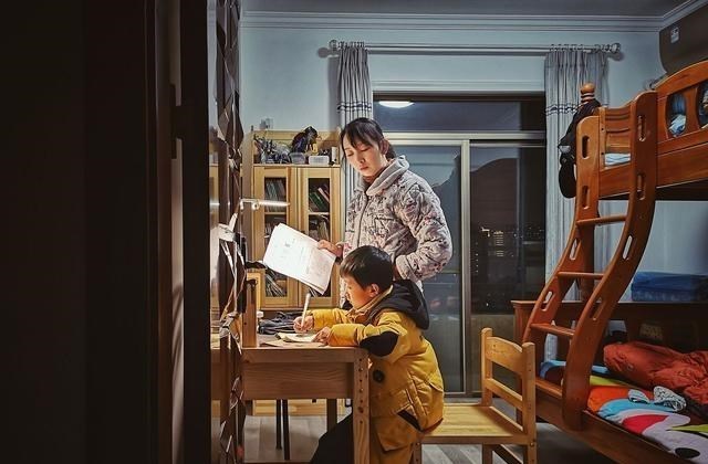 辅导班|“作为985学历的家长，看不上孩子培训班里野鸡大学的老师！”