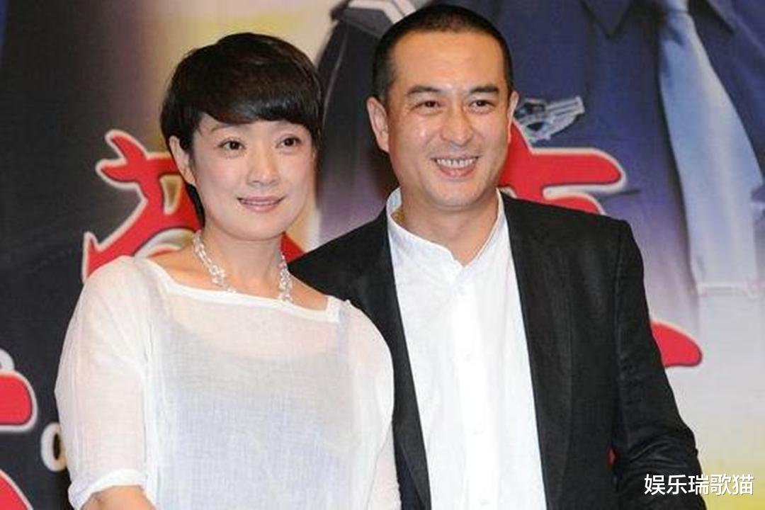 「张嘉译」她离婚后分得上亿财产，再婚嫁给张嘉译，网友：张嘉译真的是赚翻了
