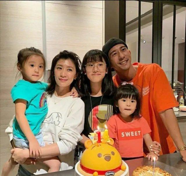 【向往的生活】汪峰大女儿合影总靠边，贾静雯大女儿却总站C位，家庭地位反差大
