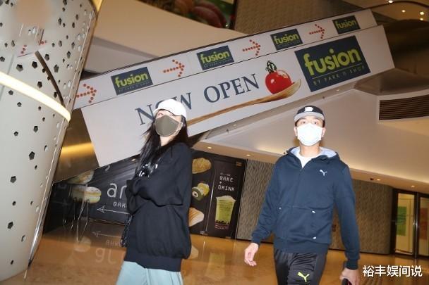 马国明：马国明正式官宣恋情！与汤洛雯暗戳戳秀恩爱，同晒公仔情侣