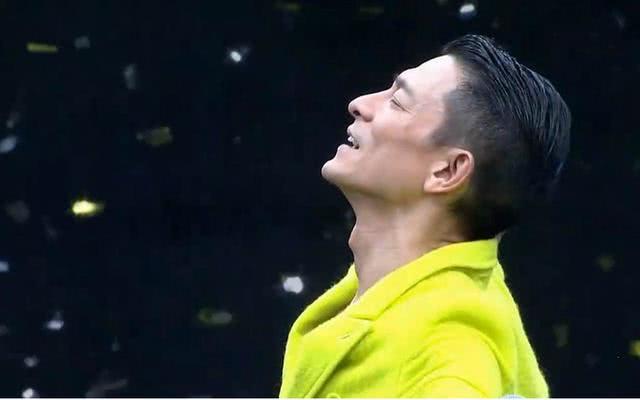 刘德华▲红了39年的刘德华,为什么总被人说半桶水,刘三首?