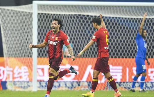 里卡多·高拉特|9球6助，恒大旧将大爆发！高拉特成超级大腿，卡纳瓦罗脸都被打肿