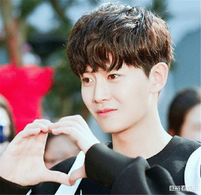 王一博|9月最受欢迎男演员出炉：邓伦第5，王一博第3，榜首断层登顶！