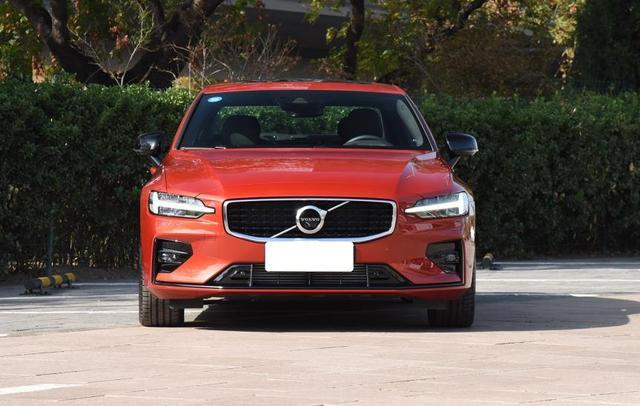 「沃尔沃S60」销量稳步提升的沃尔沃S60，靠什么在销量上竞争雪铁龙C4L？