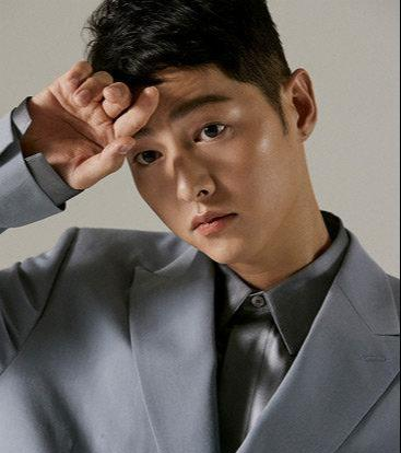 宋仲基|宋仲基现身发布会,瘦身成功脸却变油腻,离婚一年多还不在状态?