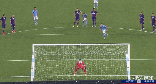 绝杀：82分钟绝杀，2-1逆转！他们庆祝如夺冠，C罗再次被甩开