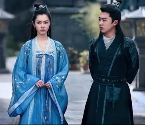 庆余年|郭麒麟宋轶走出《庆余年》，7岁差姐弟变夫妻，新婚剧照太上头