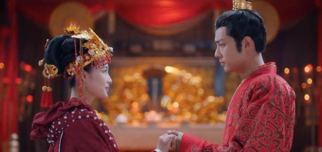 狼殿下|《狼殿下》大结局：悲催女主死在男主怀里，男二另觅良人美满逍遥