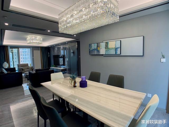 @刚完工的婚房，客厅石材电视墙背景墙很大气，老婆很满意，晒晒！