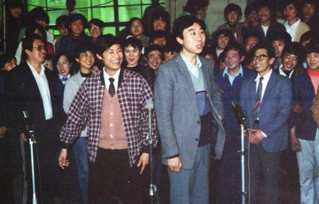 冯巩|他巅峰时抛弃冯巩出国定居，回国却锒铛入狱，如今61岁无人问津