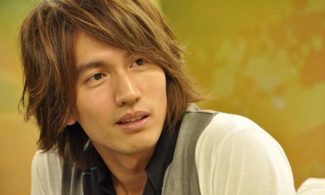 言承旭|有种“短发”叫言承旭，剪发如整容，网友：早剪早火了