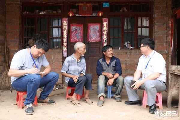 【摆摊】“拆旧盖新”合村并居为民谋福？喇叭一遍遍宣传，农民咋就不上心