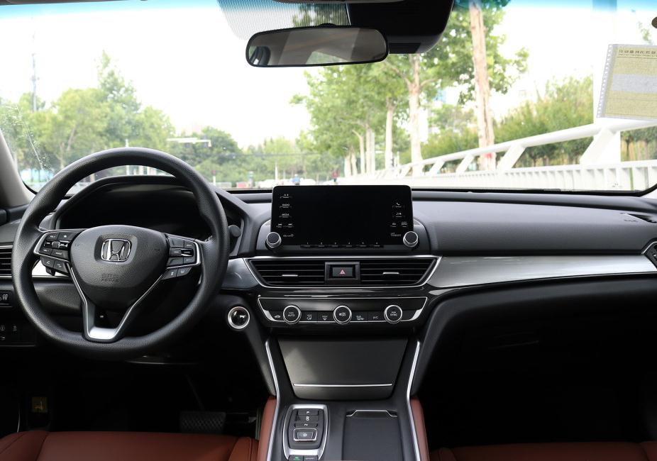 「本田雅阁」本田雅阁的“孪生兄弟”，外观很相似，1.5T+194马力，18.28万起