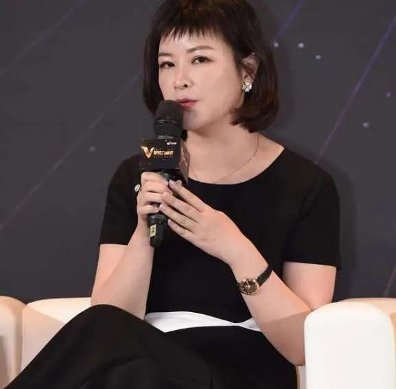 杜华|“狠人”杜华：借300万创业，让儿子上变形记，不许旗下艺人长胖