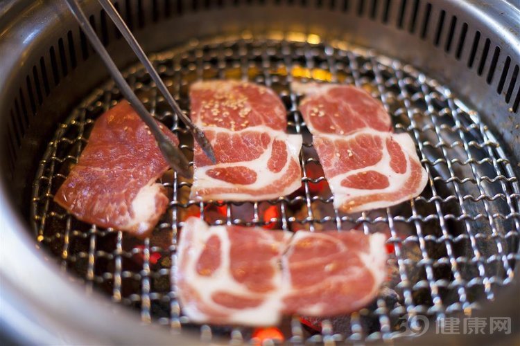 致癌物：30岁男子患大肠癌晚期！医生叹息：是被这个习惯害了