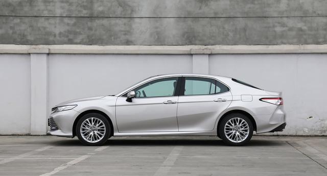 五菱宏光@这才是最得民心的B级车，月销量比迈腾+帕萨特还多，质量人见人夸