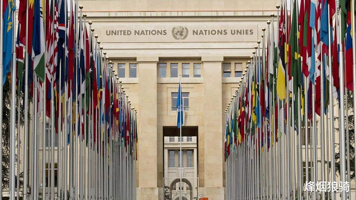 美国：特朗普还是迈出了这一步！全球担心之事终于成真，美国真的没救了