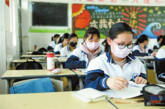 「」这一天终于来了！中小学生集体迎来“喜讯”，家长倍感欣慰