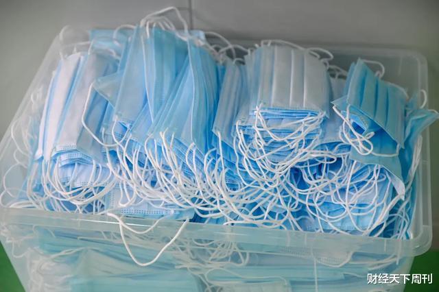 #吉安#口罩生意风光不再：从月赚3000万到卖不动，有人入局半月就遇订单荒