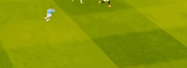 曼联▲曼联右边路长城，英超左边锋噩梦，5000万镑的万比萨卡值不值