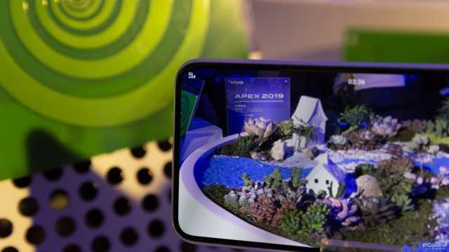 vivo|手机上最“鸡肋”的部件，vivo让它完美“消失”了