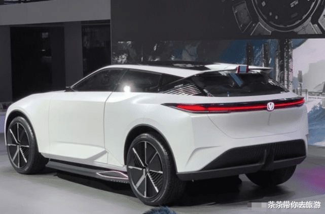 长安汽车|长安又甩“王炸”！新车换新标，颜值逆天，网友：给国产车长脸！