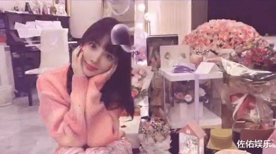 李小璐|李小璐发布新歌《小路》，歌词暗藏深意，疑隔空示爱贾乃亮