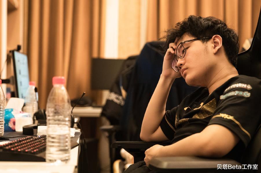 『RNG』RNG败给EDG后，小龙堡和小虎都哭了！粉丝安慰：不骂了心疼了