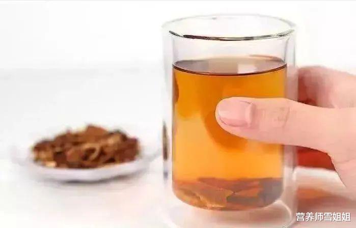 胃癌■胃不好的人，会出现“一臭二多”，3种食物很伤胃，劝你尽量少吃