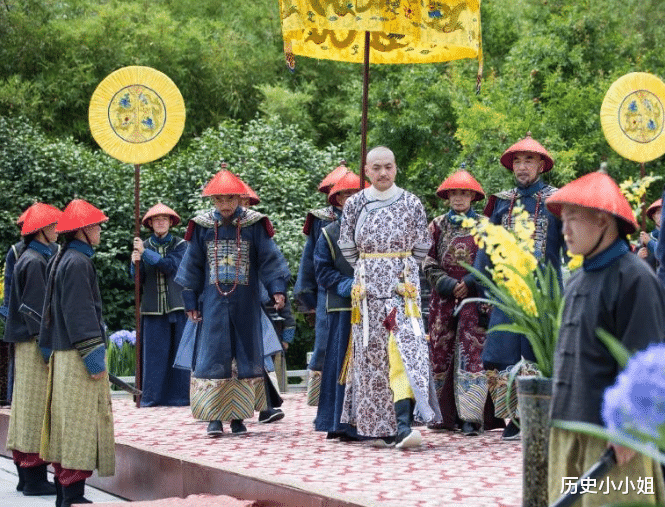 『康熙』康熙最恨的儿子,被圈禁当猪养26年,为消磨时间狂生20子