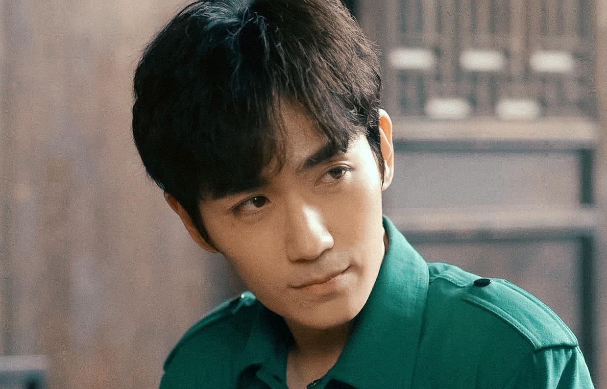 朱一龙|男主剧开播当天，朱一龙飙升演员榜第一！顶流+演技，确实厉害