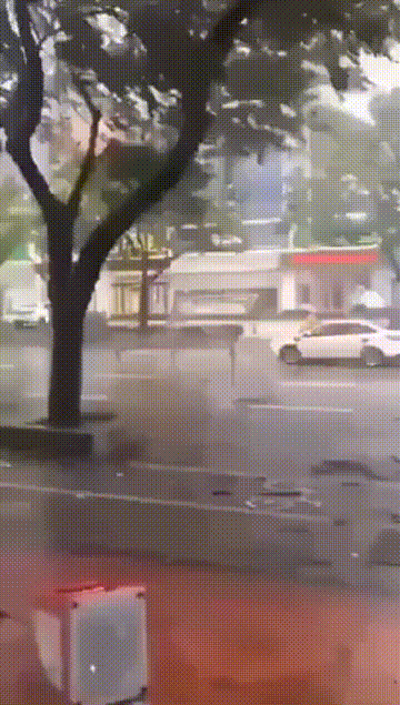 |搞笑GIF：你永远不知道，女生为了减肥对自己有多狠！