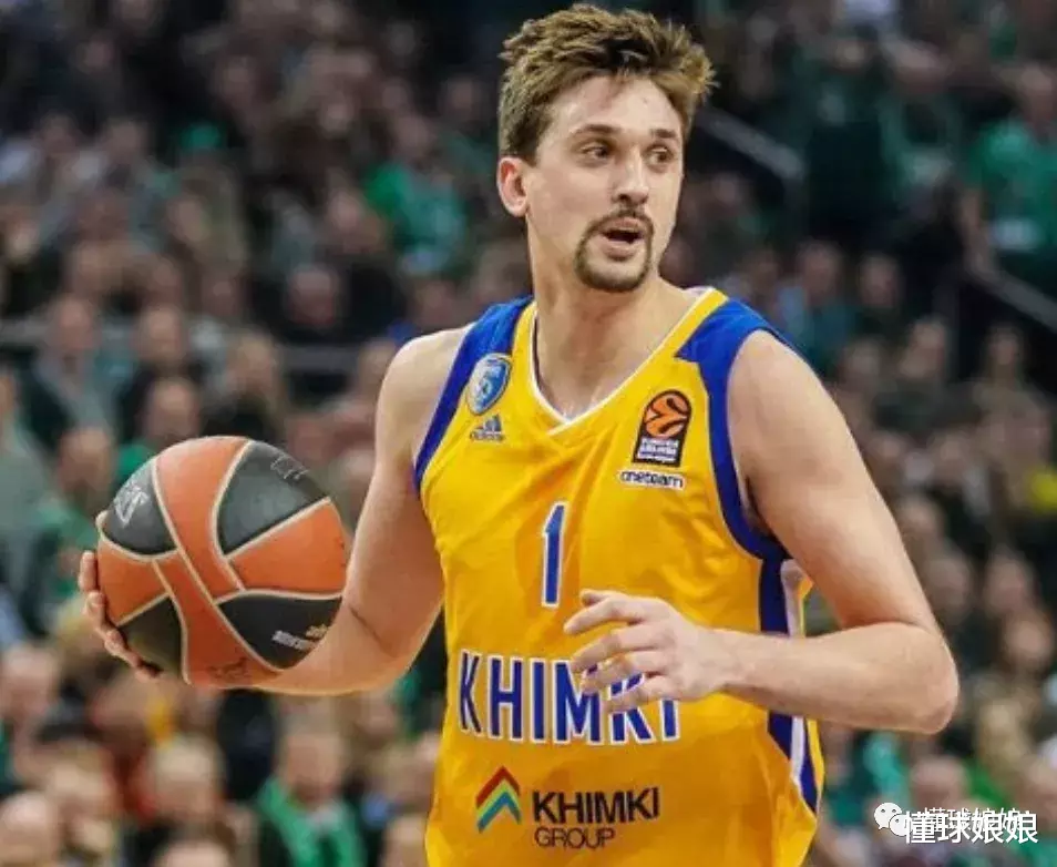 [欧洲]大家还记得这个软蛋吗？4年过去成为全世界最抢手控卫