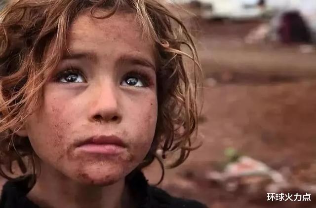 明码标价▲叙利亚女子黑市上被明码标价，最低的只要68元，悲惨生活令人心酸