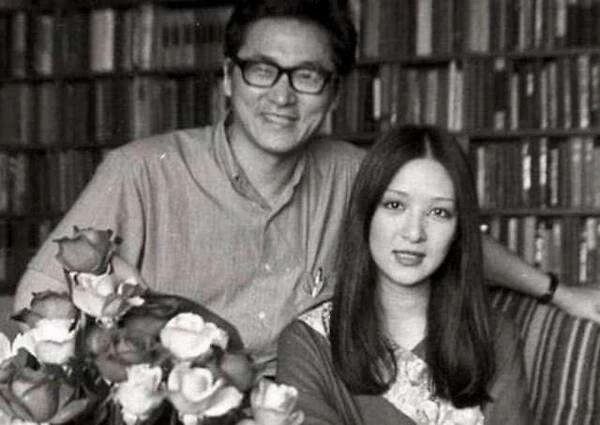 【胡因梦】婚后115天被休，台湾第一美女胡因梦委屈：李敖不许上厕所有异味