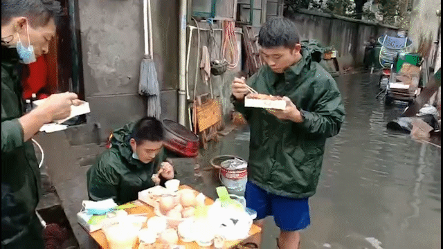 监利@暴雨淹锡城！莫慌，“蓝朋友”为你“乘风破浪”！