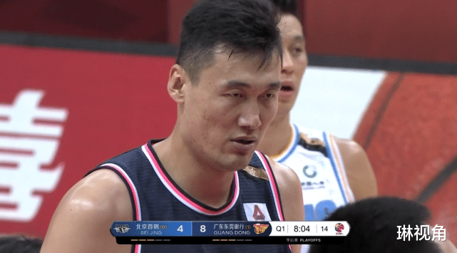 广东男篮|北京险胜广东！杜锋伸出手迎接赵睿，林书豪鼻子被打出血，赛后谁注意书豪