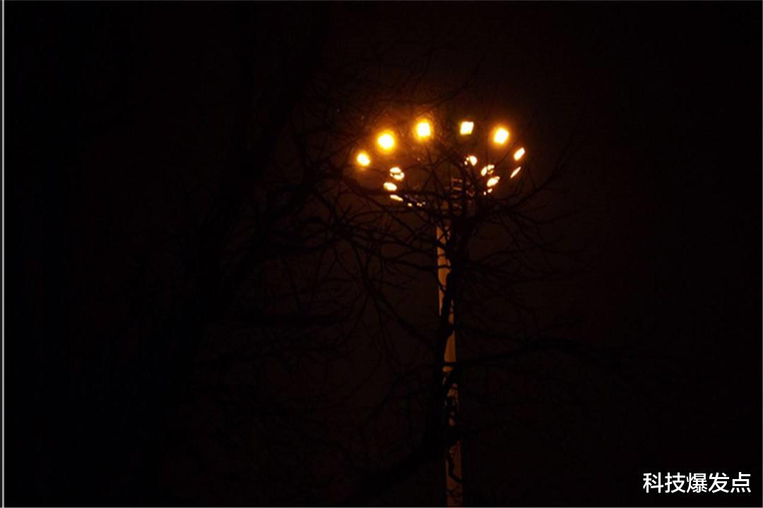 国际空间站|国际空间站被包围了？5个不明飞行物先后到达，这是怎么回事？