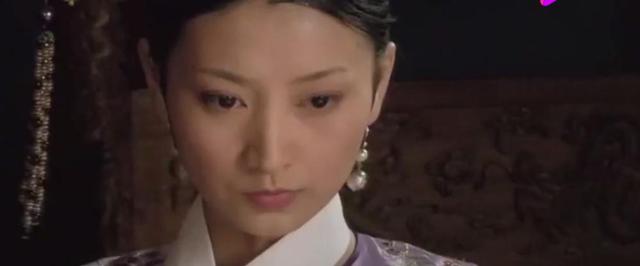 甄嬛▲在甄嬛传中，当产婆说沈眉庄生个公主时，甄嬛为何是这个表情？