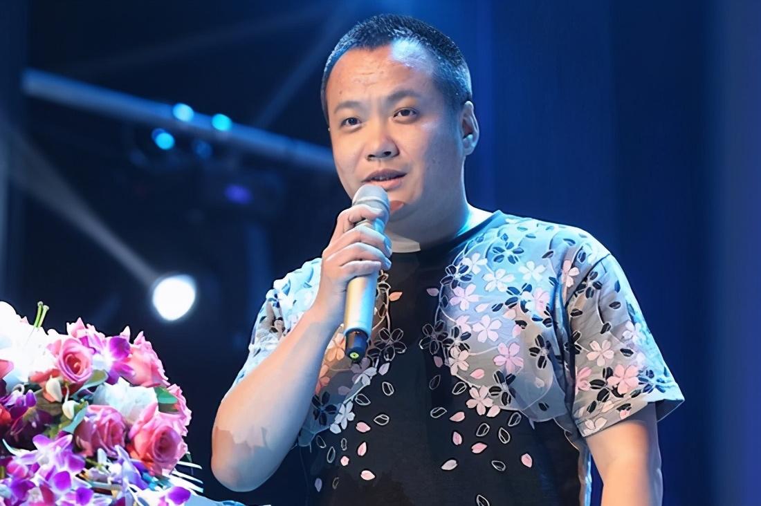 宁浩|被宁浩捧红片酬从20万到200万,半夜拼酒不幸去世,娇妻改嫁老外