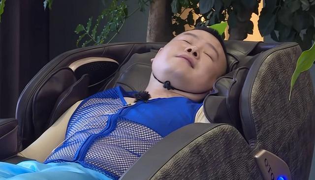 「岳云鹏」德云社综艺一哥被替代，是郭麒麟太强，还是岳云鹏自暴自弃