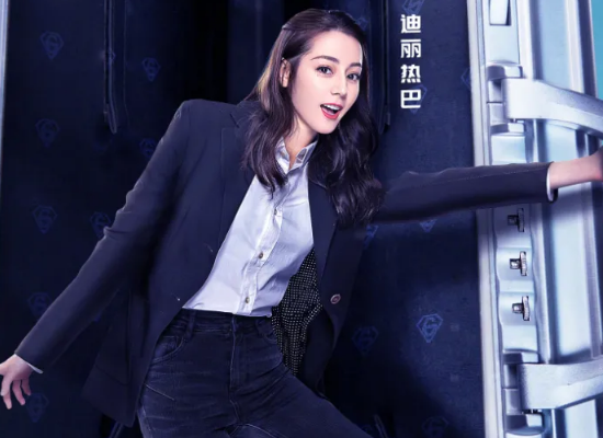 「迪丽热巴」《极6》海报:男成员都穿西装,谁注意热巴穿的啥?节目组有心了