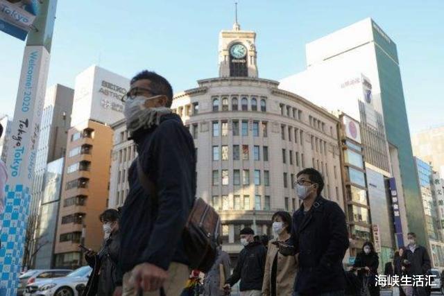 「日本」安倍举动让6万韩国人愤怒，日本紧急求援中国，王毅亮明立场